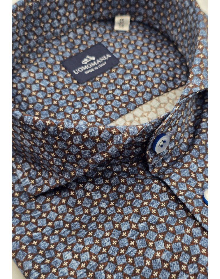 Detalle cuello italiano camisa Pavia