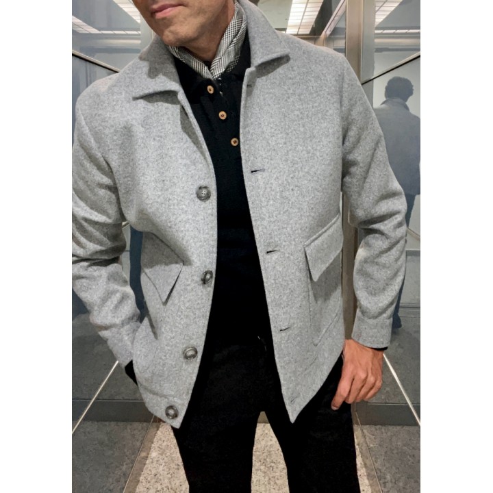 Chaqueta hombre invierno detalle bolsillos Studio gris