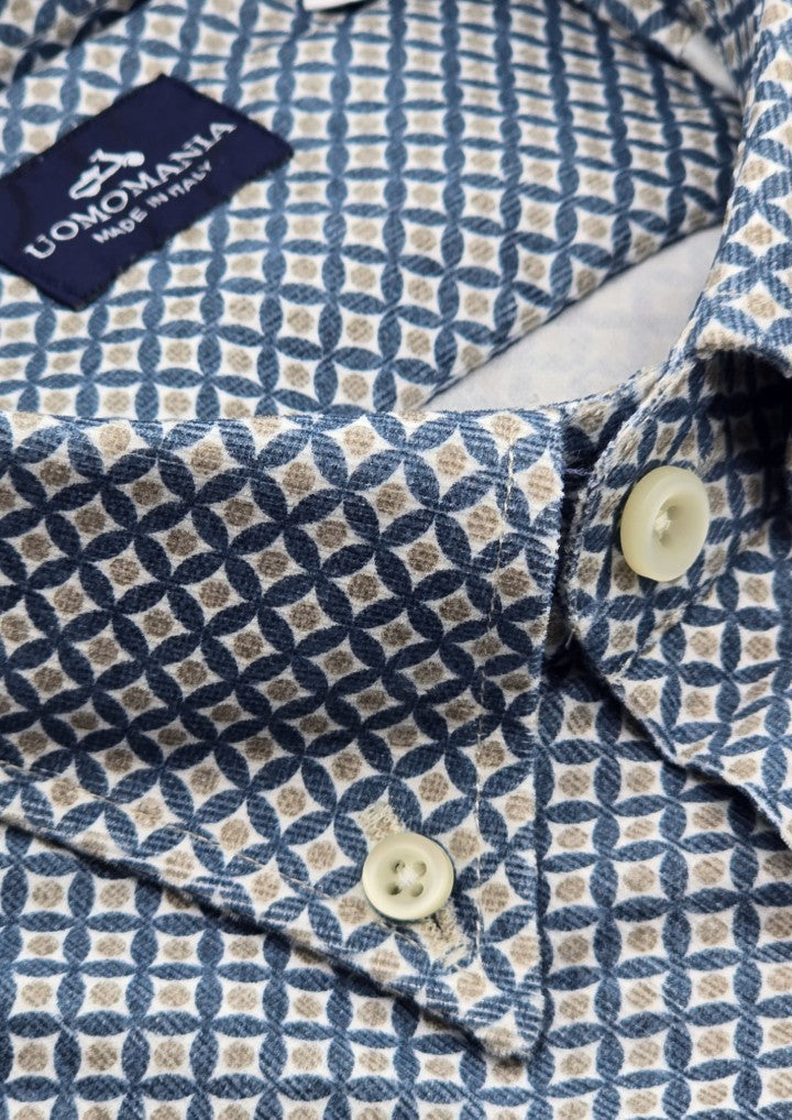 Detalle camisa hombre Rombi